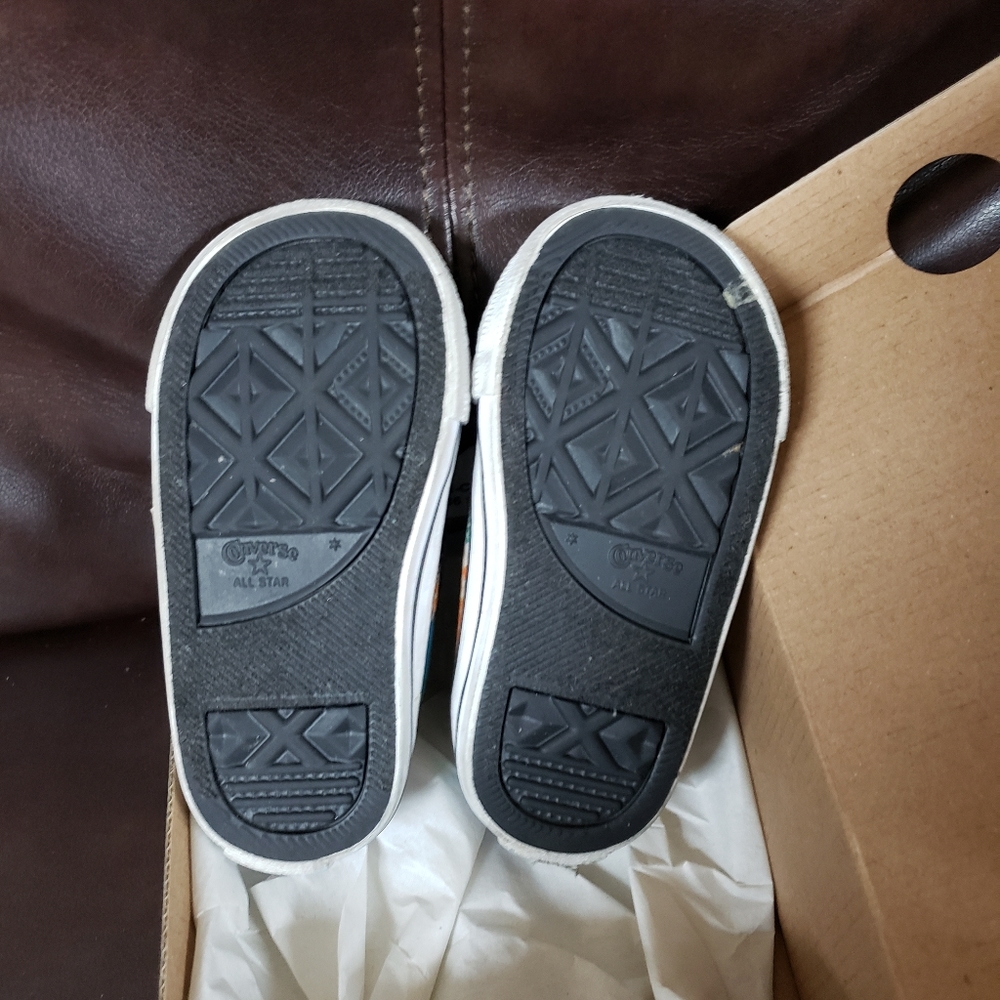 Converse - Picture 3 of 3